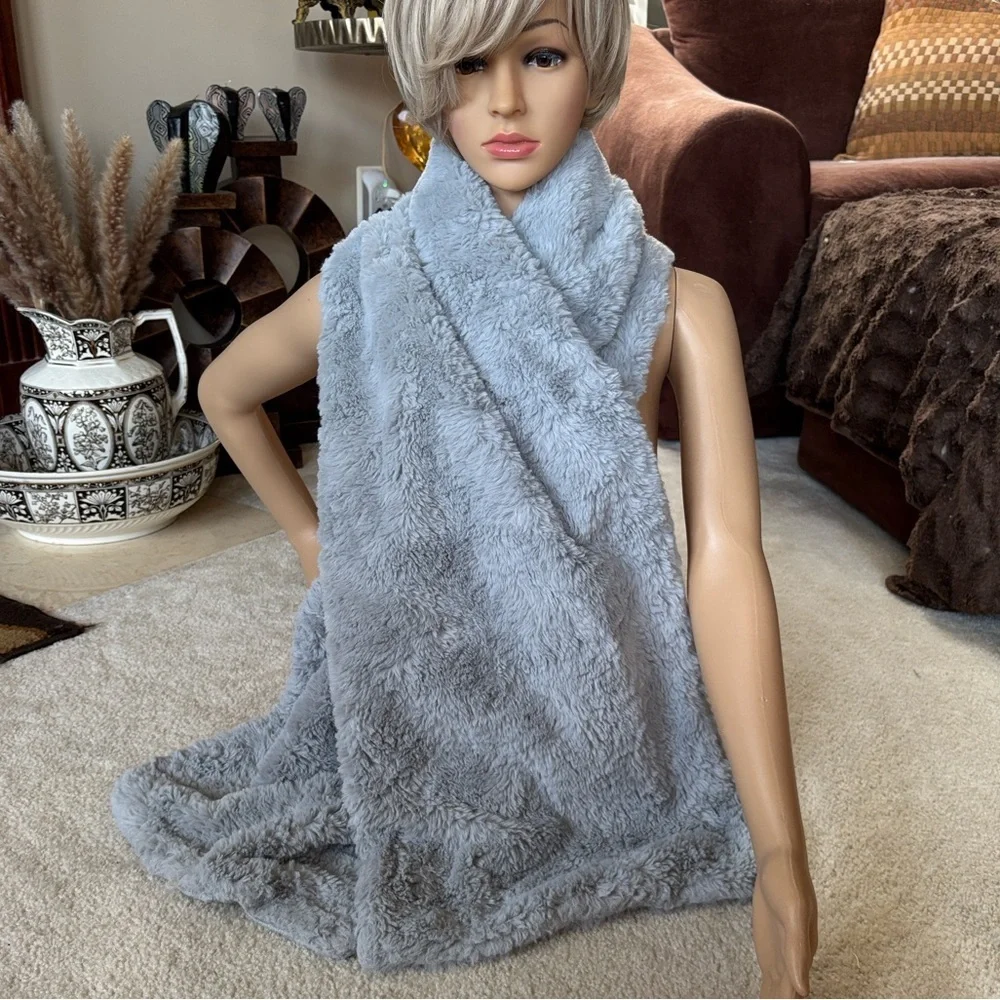 Wendy Bellissimo Warm & Cozy Gray Blanket Wrap Scarf Fuzzy Fleece